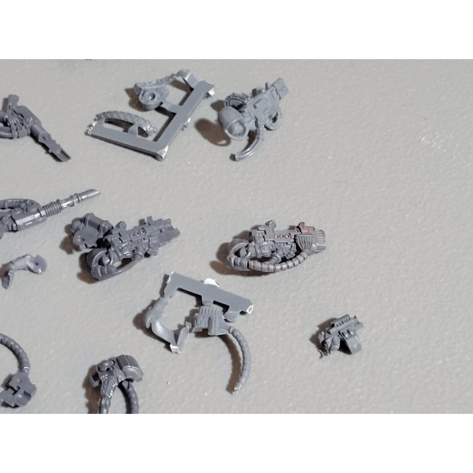 A18913 WARHAMMER 40K SPACE MARINES BITS LOT HEAVY SPECIAL PLASMA