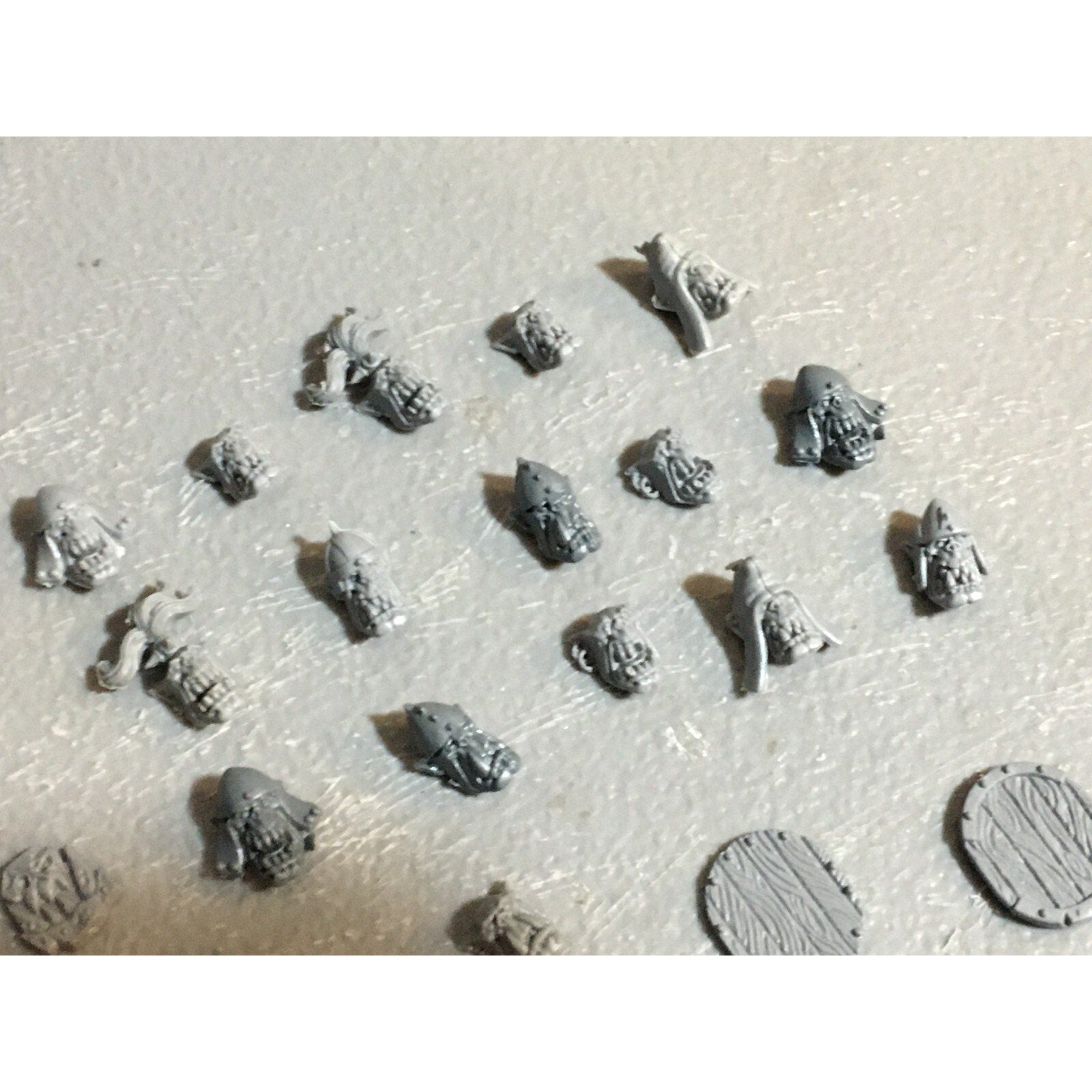 A23396 WARHAMMER FANTASY ORCS & GOBLINS BITS LOT ORC SHIELDS HEADS ICONS GW