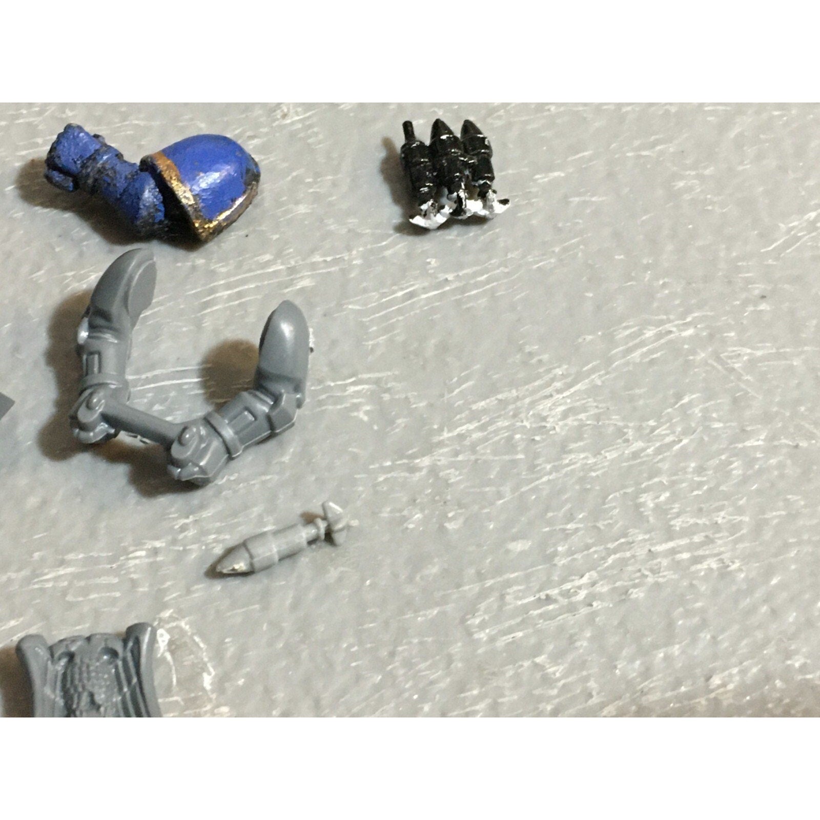 A23266 WARHAMMER 40K SPACE MARINES BITS LOT MIXED VEHICLE BACKPACK GW