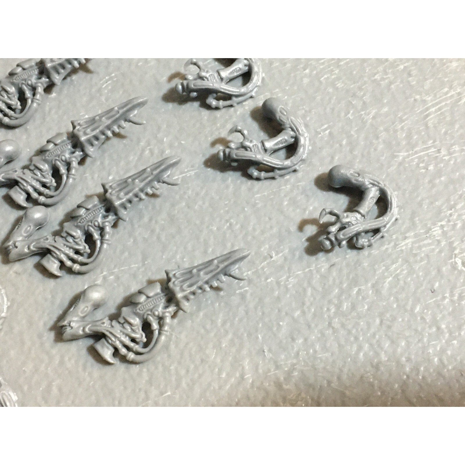 A23052 WARHAMMER 40K TYRANIDS BITS LOT DEVOURERS TERMAGANTS GAMES WORKSHOP GW