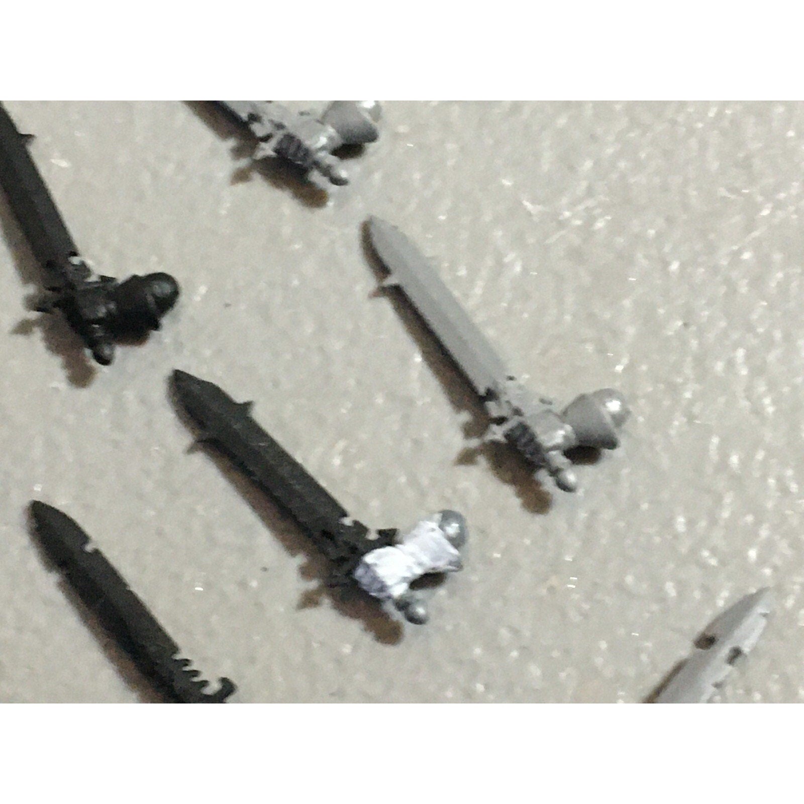 A22220 WARHAMMER FANTASY CHAOS MORTALS BITS LOT SWORD HANDS GAMES WORKSHOP