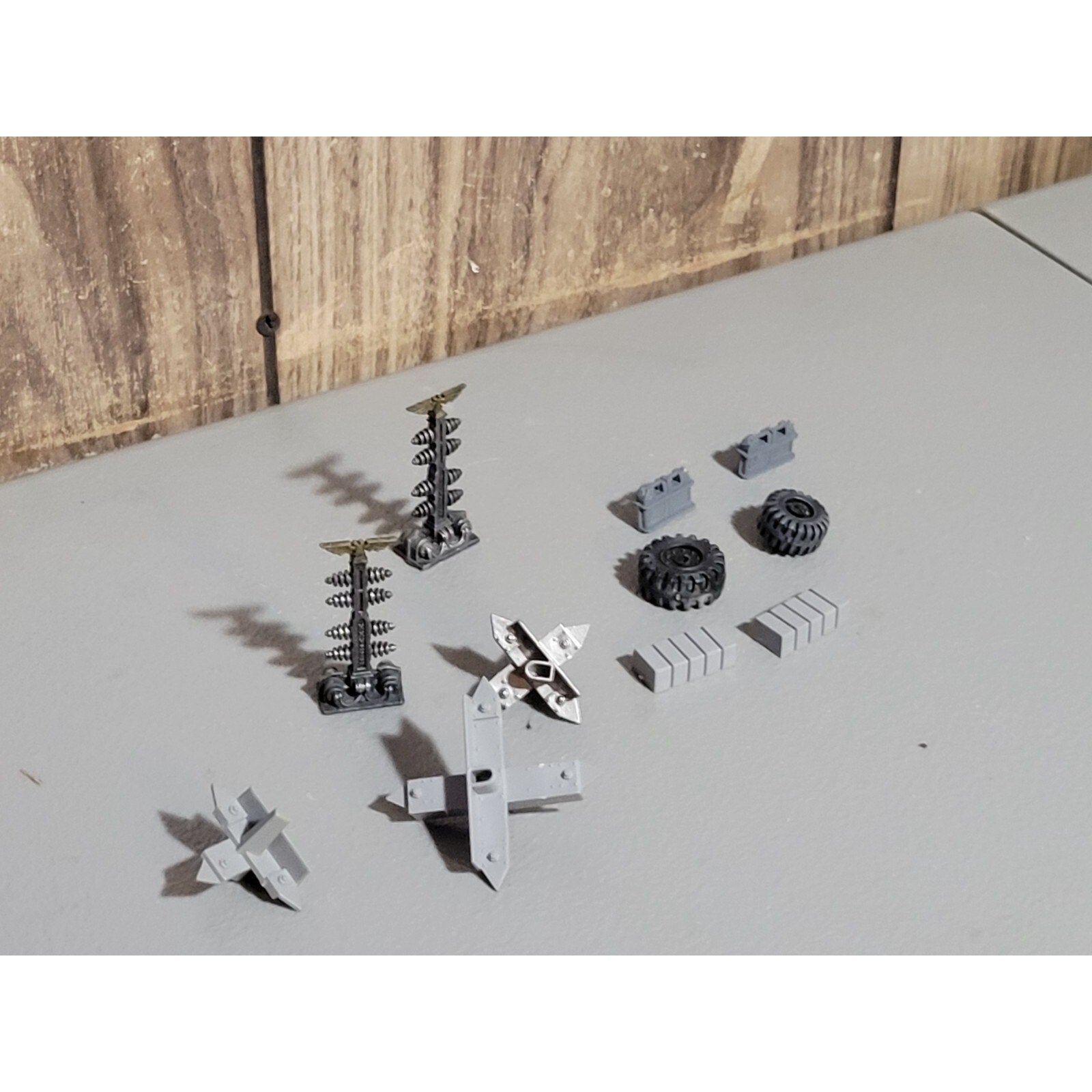 A18911 WARHAMMER 40K SPACE MARINES BITS LOT GENERATOR FENCE PYLONS TERRAIN BARRI