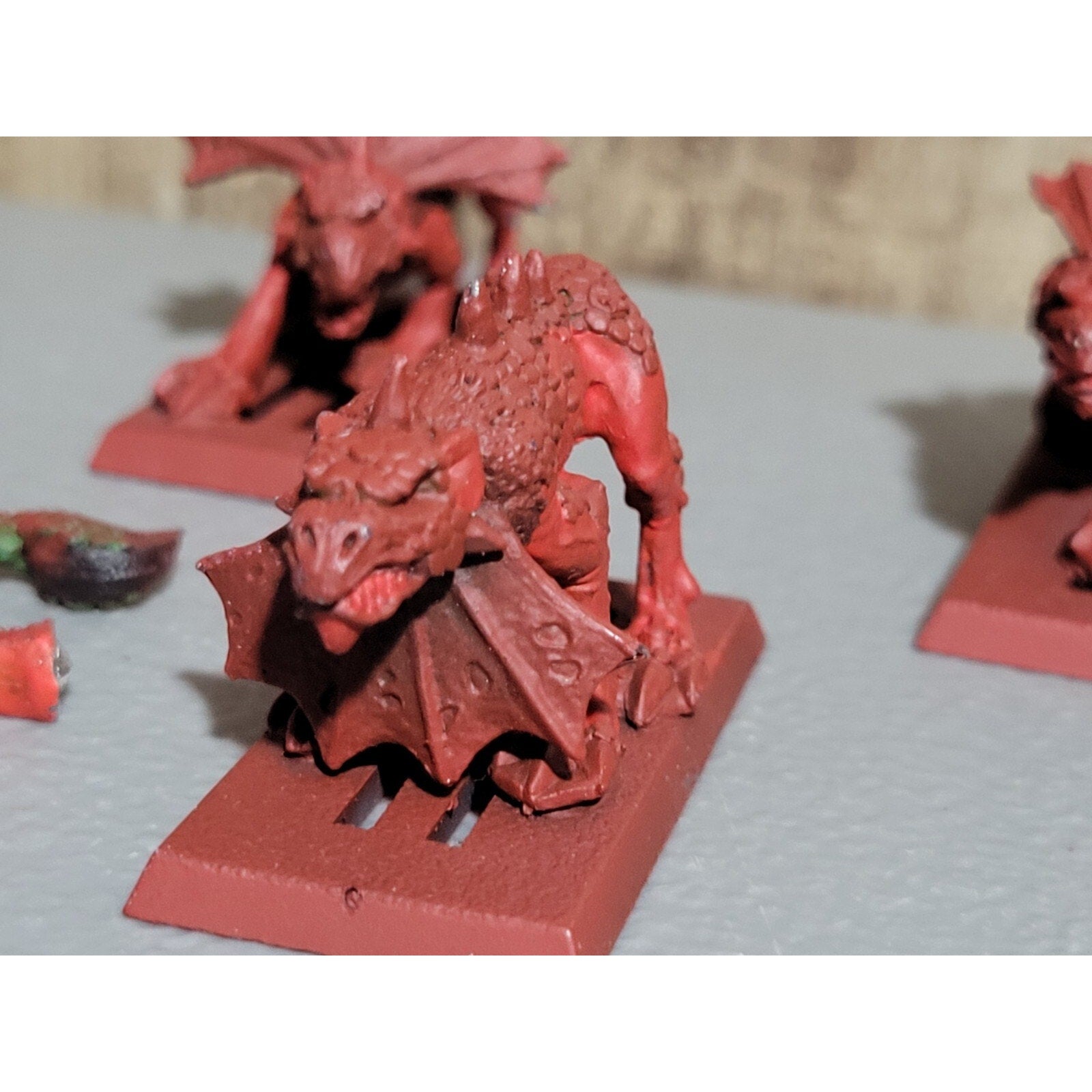 A18131 WARHAMMER 40K CHAOS DAEMONS METAL FLESH HOUNDS OF KHORNE MISS 1 HEAD