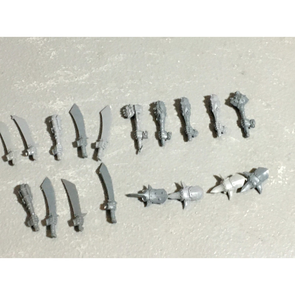 A22579 WARHAMMER FANTASY OGRE KINGDOMS BITS LOT HANDS GAMES WORKSHOP GW