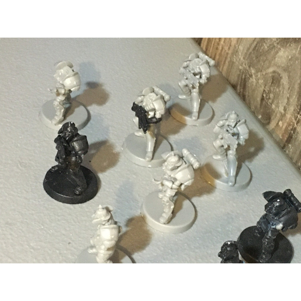 A30065 UNKNOWN TABLE TOP SCI-FI POWER ARMOR SOLDIERS 11 PK INCOMPLETE WAR GAMES