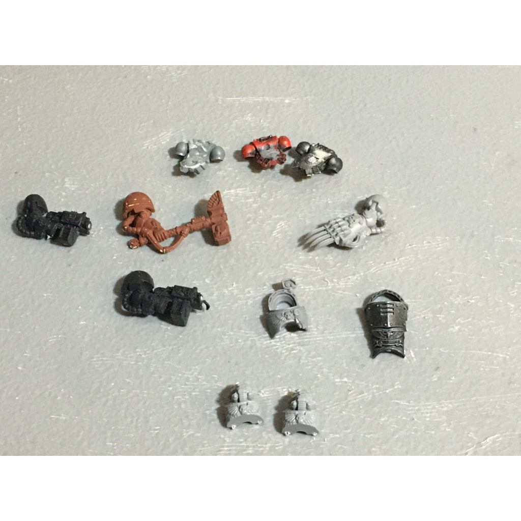 A22979 WARHAMMER 40K SPACE MARINES BITS LOT TERMINATOR ARMS + CLOGGED BACKPACKS