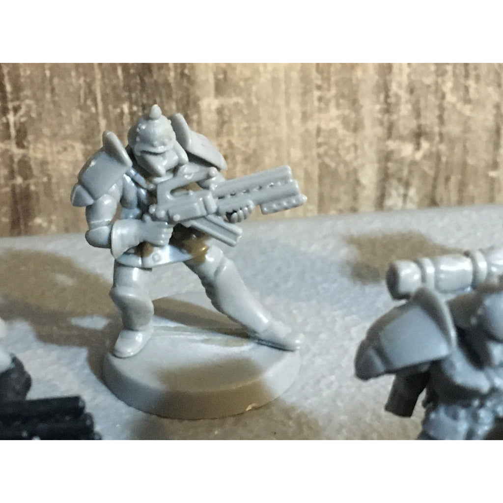 A30065 UNKNOWN TABLE TOP SCI-FI POWER ARMOR SOLDIERS 11 PK INCOMPLETE WAR GAMES