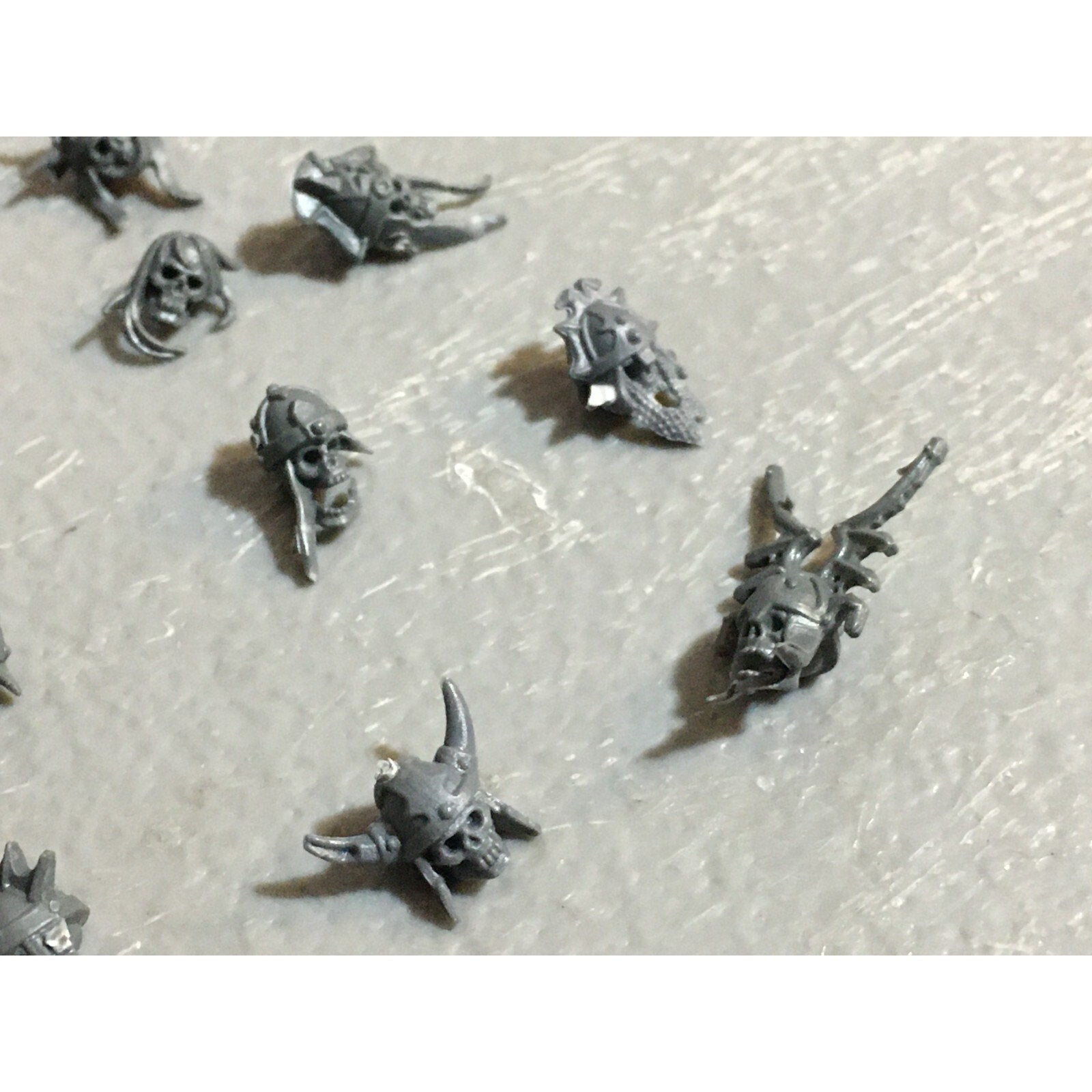 A23413 WARHAMMER FANTASY VAMPIRE COUNTS UNDEAD BITS LOT SKELETON WIGHT HEADS GW