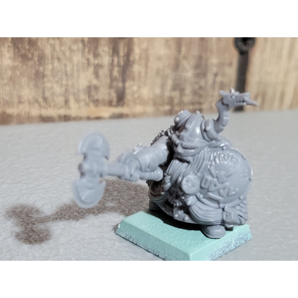 A18385 WARHAMMER FANTASY DWARFS SKULL PASS THANE