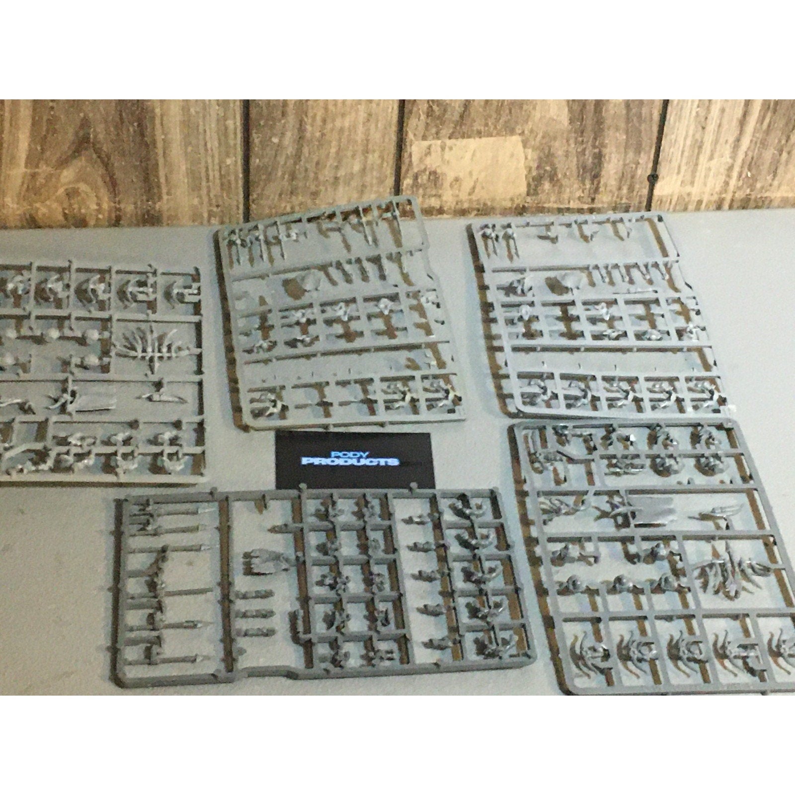 A33693 WARHAMMER FANTASY ORCS & GOBLINS BITS ON SPRUE LOT GOBLINS GW