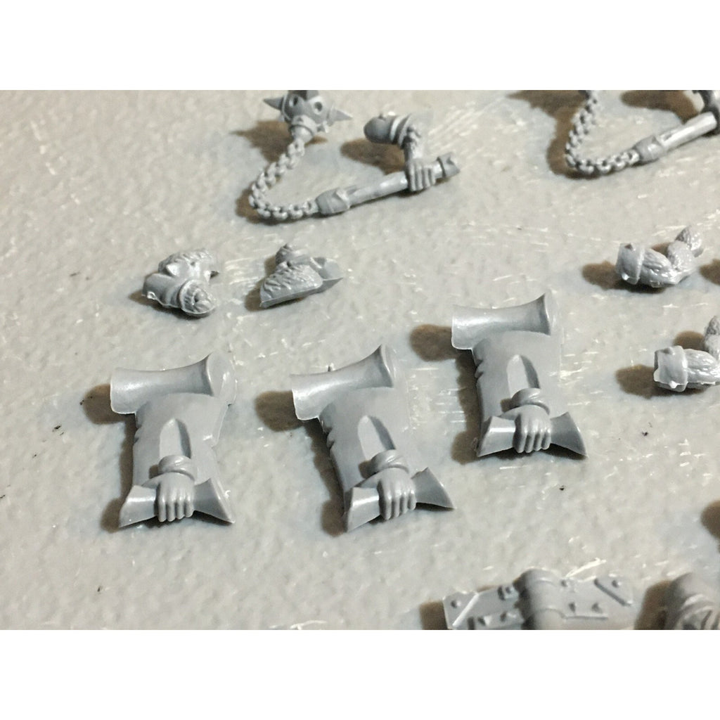 A23449 WARHAMMER FANTASY SKAVEN BITS LOT MIXED CLANRAT PLAGUE MONK RUNNER GW