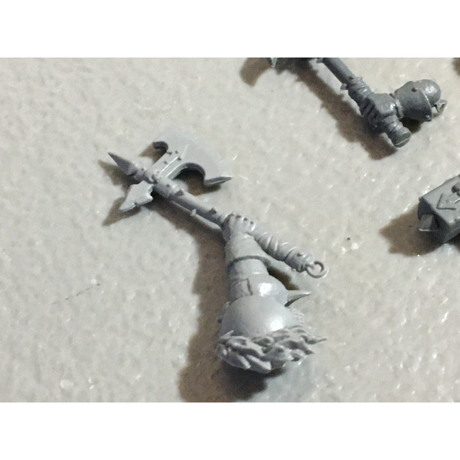A22215 WARHAMMER FANTASY CHAOS MORTALS BITS LOT HAMMER HANDS GAMES WORKSHOP