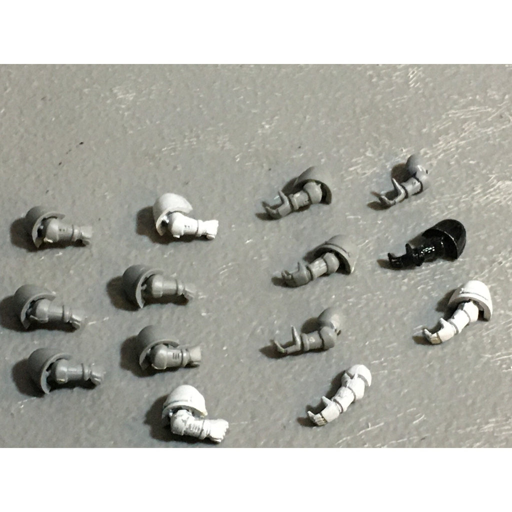 A22947 WARHAMMER 40K SPACE MARINES BITS LOT ARMS GAMES WORKSHOP GW