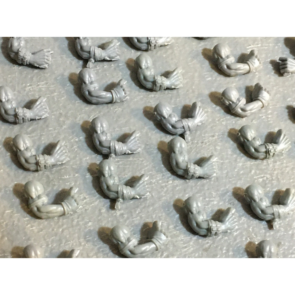 A33572 WARHAMMER 40K SPACE ORKS BITS LOT ARMS GW GAMES WORKSHOP