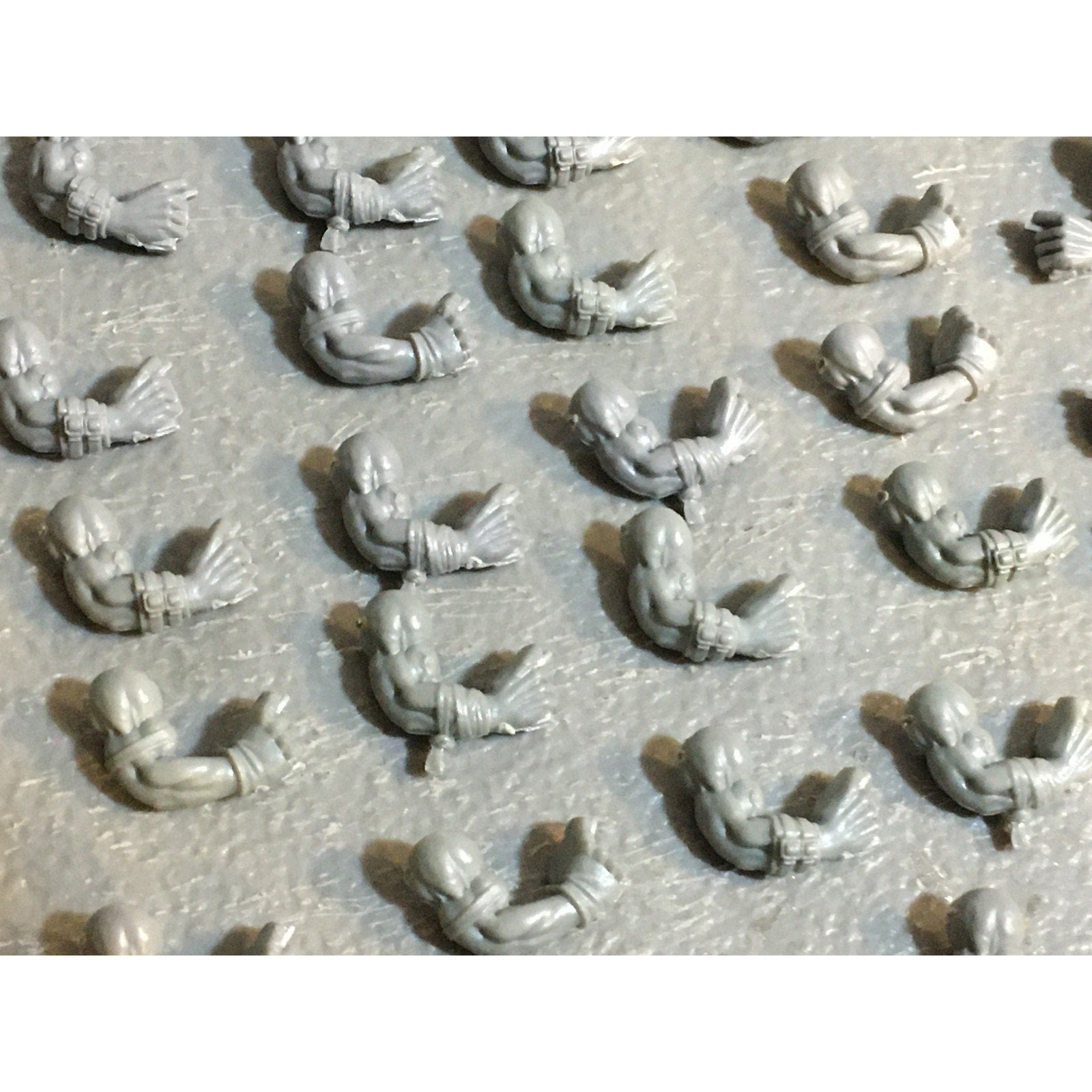 A33572 WARHAMMER 40K SPACE ORKS BITS LOT ARMS GW GAMES WORKSHOP