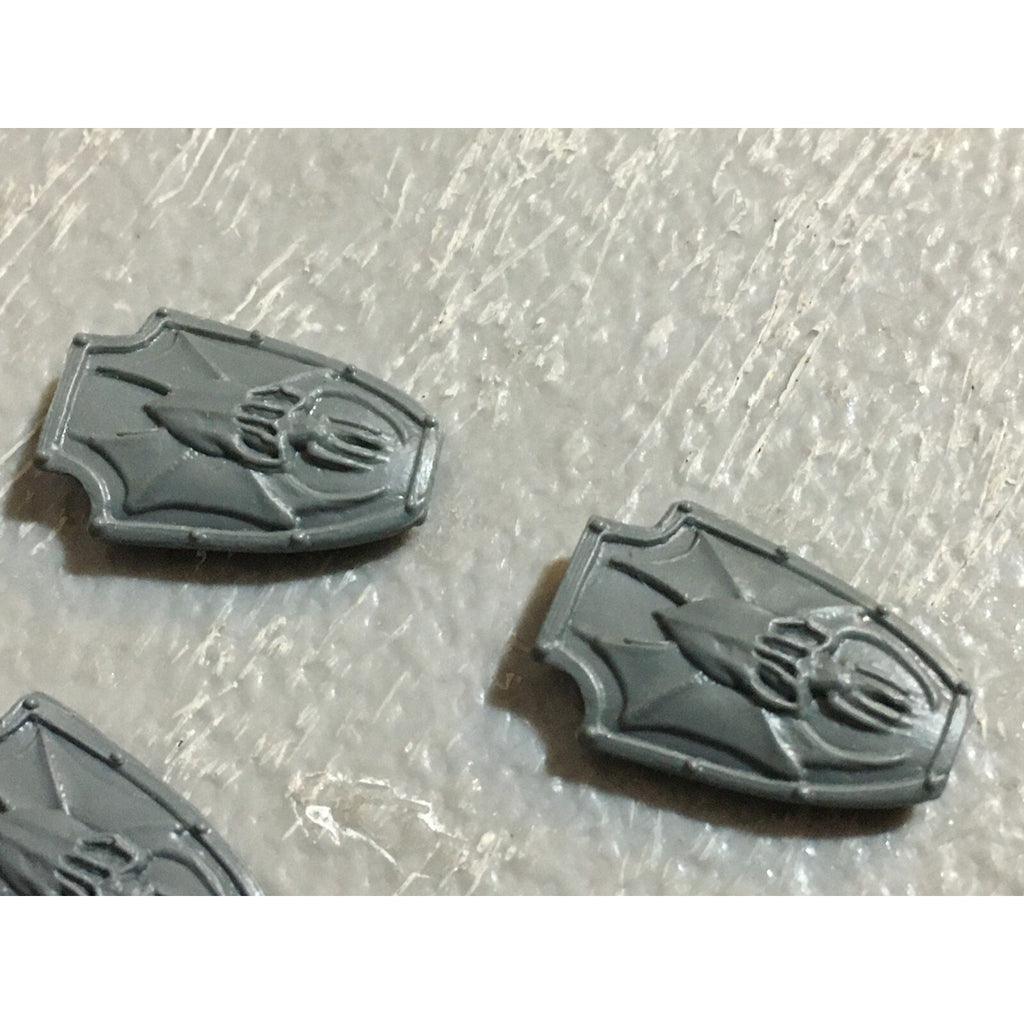 A23410 WARHAMMER FANTASY VAMPIRE COUNTS UNDEAD BITS LOT SHIELDS GAMES WORKSHOP