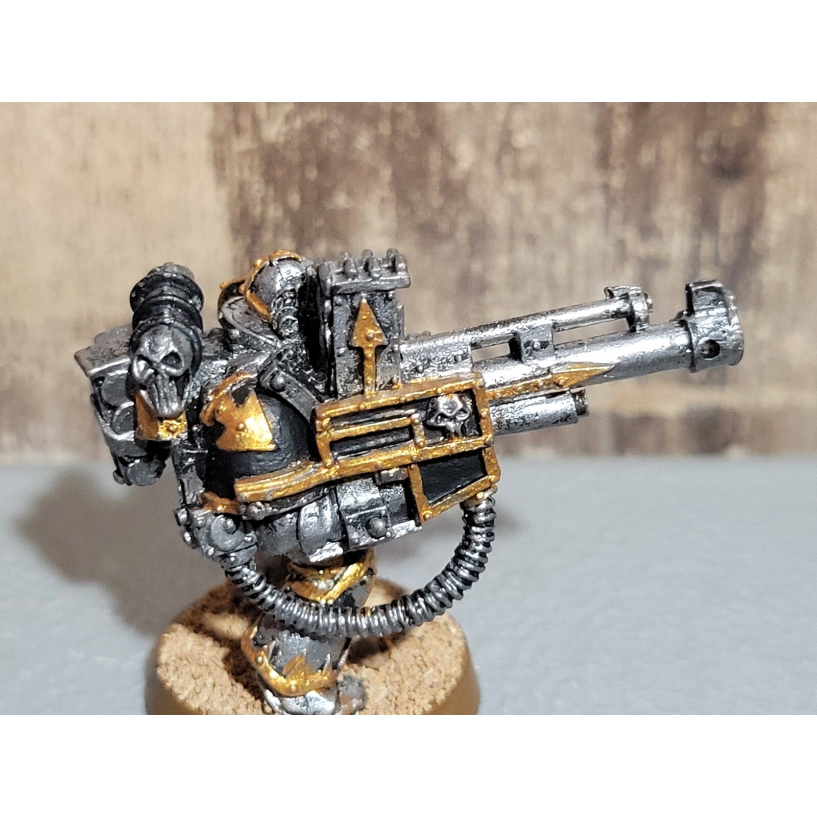 A18002 WARHAMMER 40K CHAOS SPACE MARINES METAL HAVOC PAINTED BASED AUTOCANNON