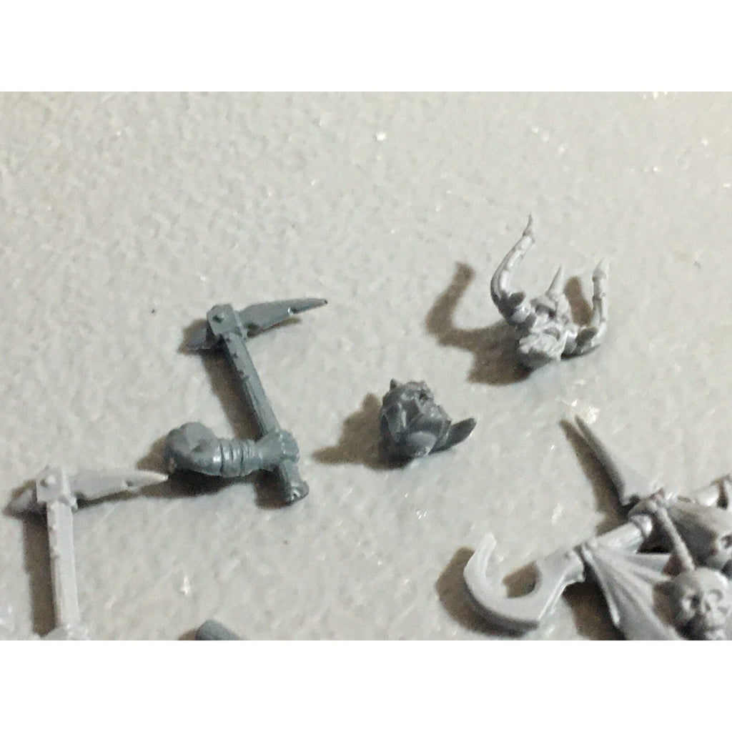 A22190 WARHAMMER FANTASY CHAOS MORTALS BITS LOT MIXED MARAUDER COMMAND & ARMS GW