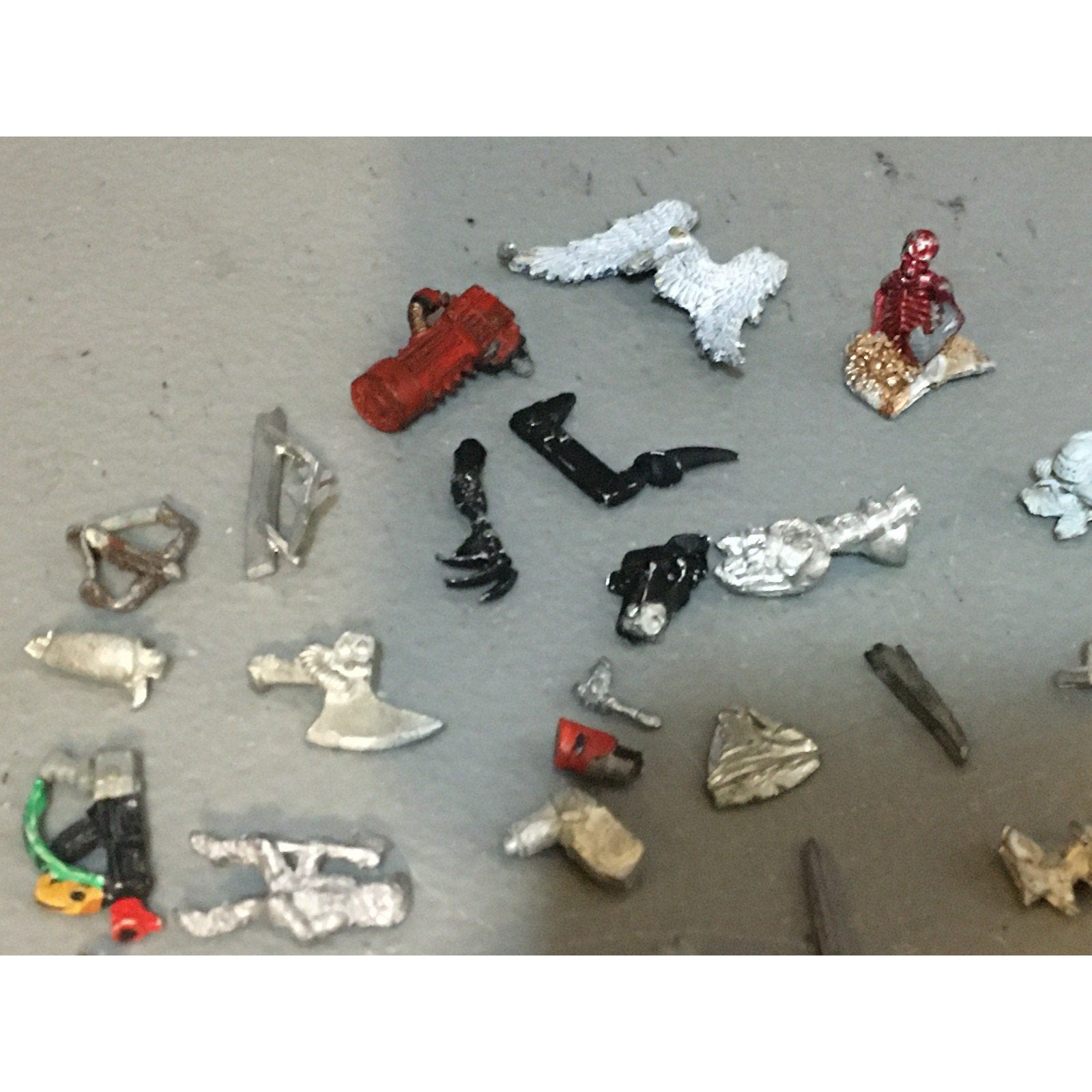 A32573 UNKNOWN MINIATURES ALL METAL BITS LOT WINGS ARM HEAD RPG TABLETOP