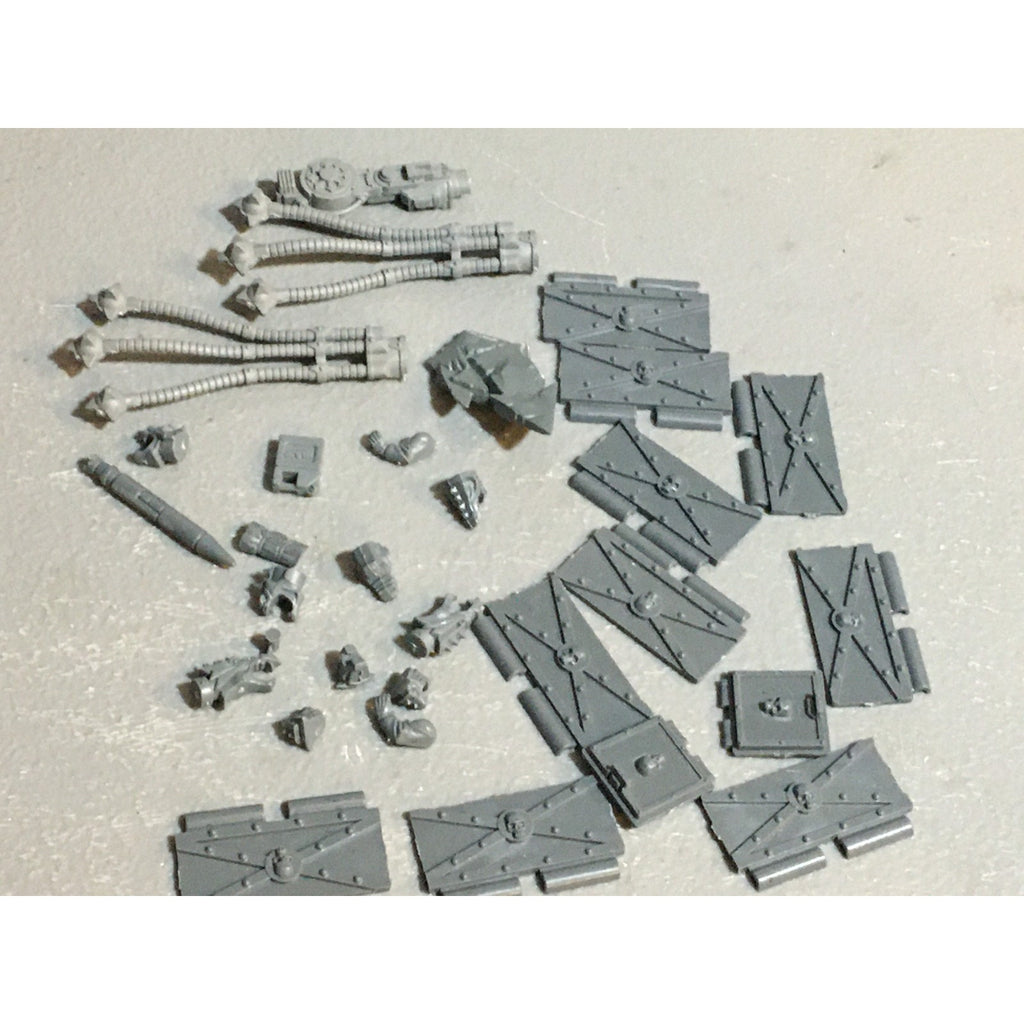 A24532 WARHAMMER 40K MIXED BITS LOT PLATES CHAOS IMPERIAL GW