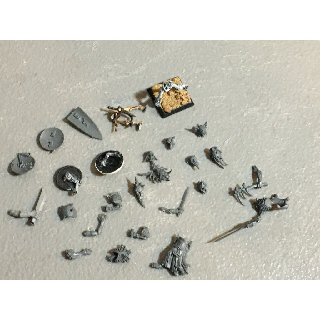A23230 WARHAMMER FANTASY UNDEAD VAMPIRE COUNTS BITS LOT SKELETON SHIELD HEADS GW