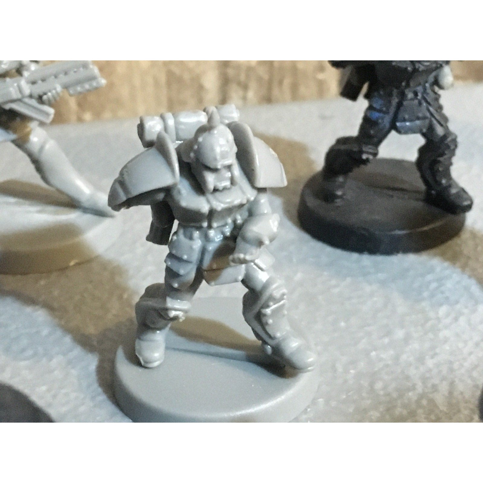 A30065 UNKNOWN TABLE TOP SCI-FI POWER ARMOR SOLDIERS 11 PK INCOMPLETE WAR GAMES