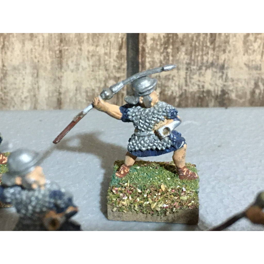 A23531 UNKNOWN METAL MINIATURES SOLDIERS WARRIORS ROMAN MISS 2 SPEARS
