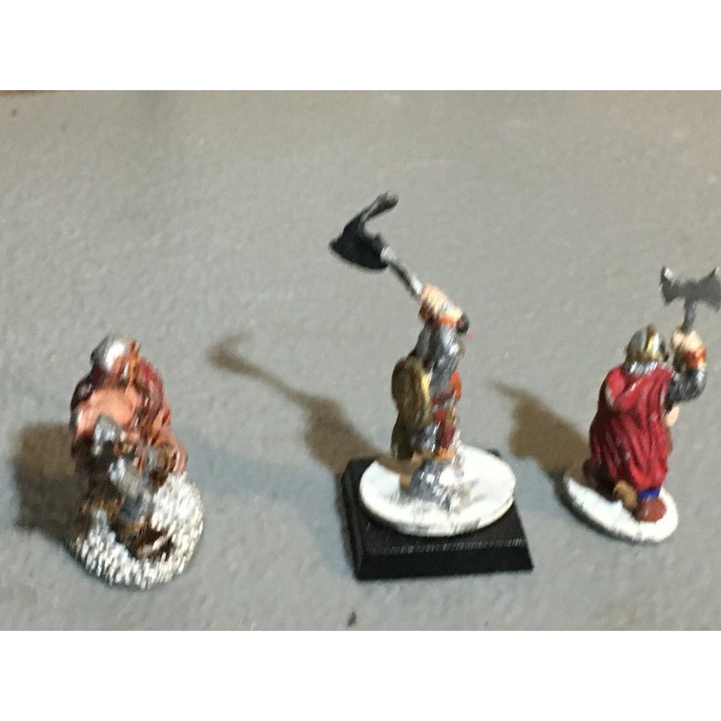 A24860 UNBRANDED METAL TABLETOP OLD OOP D&D FANTASY WARRIORS DWARFS MINIATURES