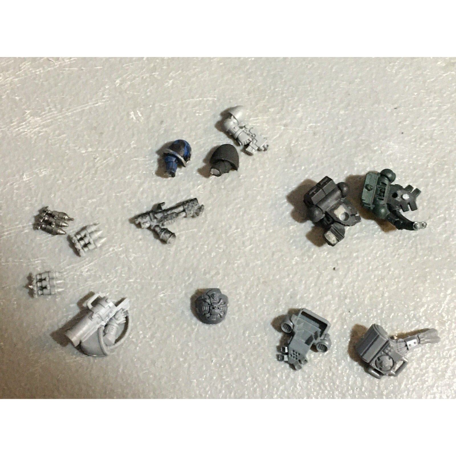 A23265 WARHAMMER 40K SPACE MARINES BITS LOT MIXED HEAVY BACKPACK MISSILE GW