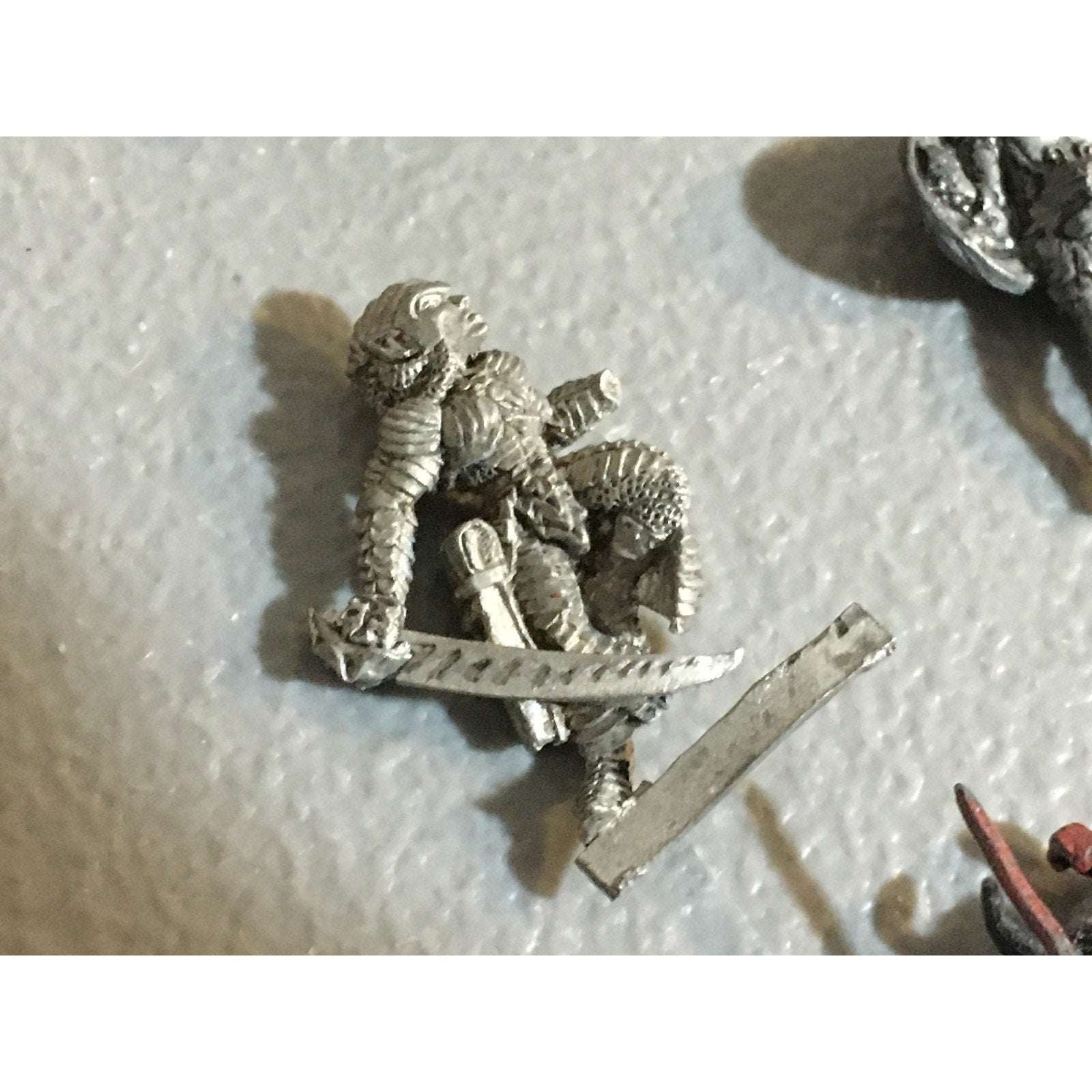 A32532 UNKNOWN METAL MINIATURES INCOMPLETE LOT HUMAN ELF WARRIOR