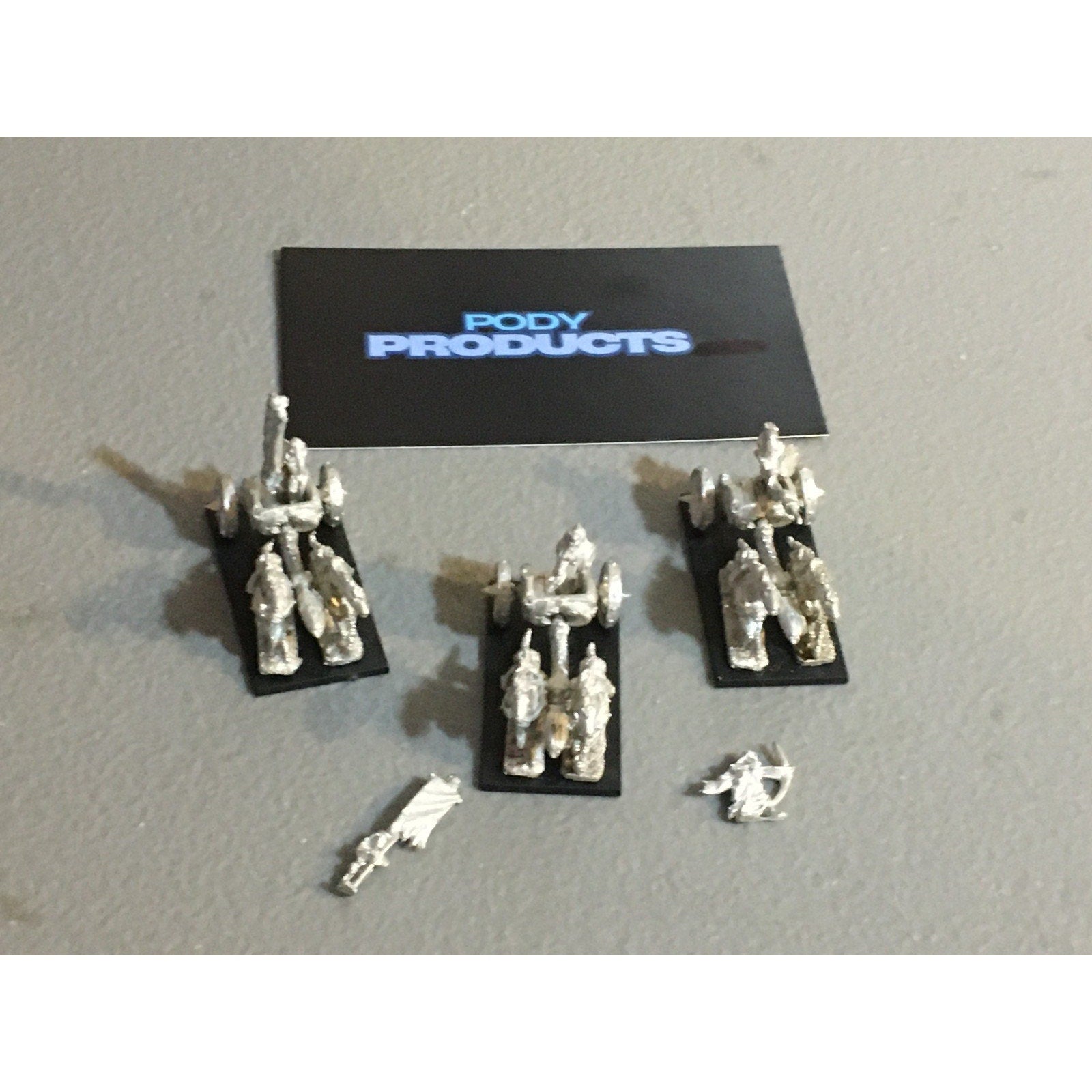 A33668 WARHAMMER WARMASTER UNDEAD METAL CHARIOTS GW GAMES WORKSHOP