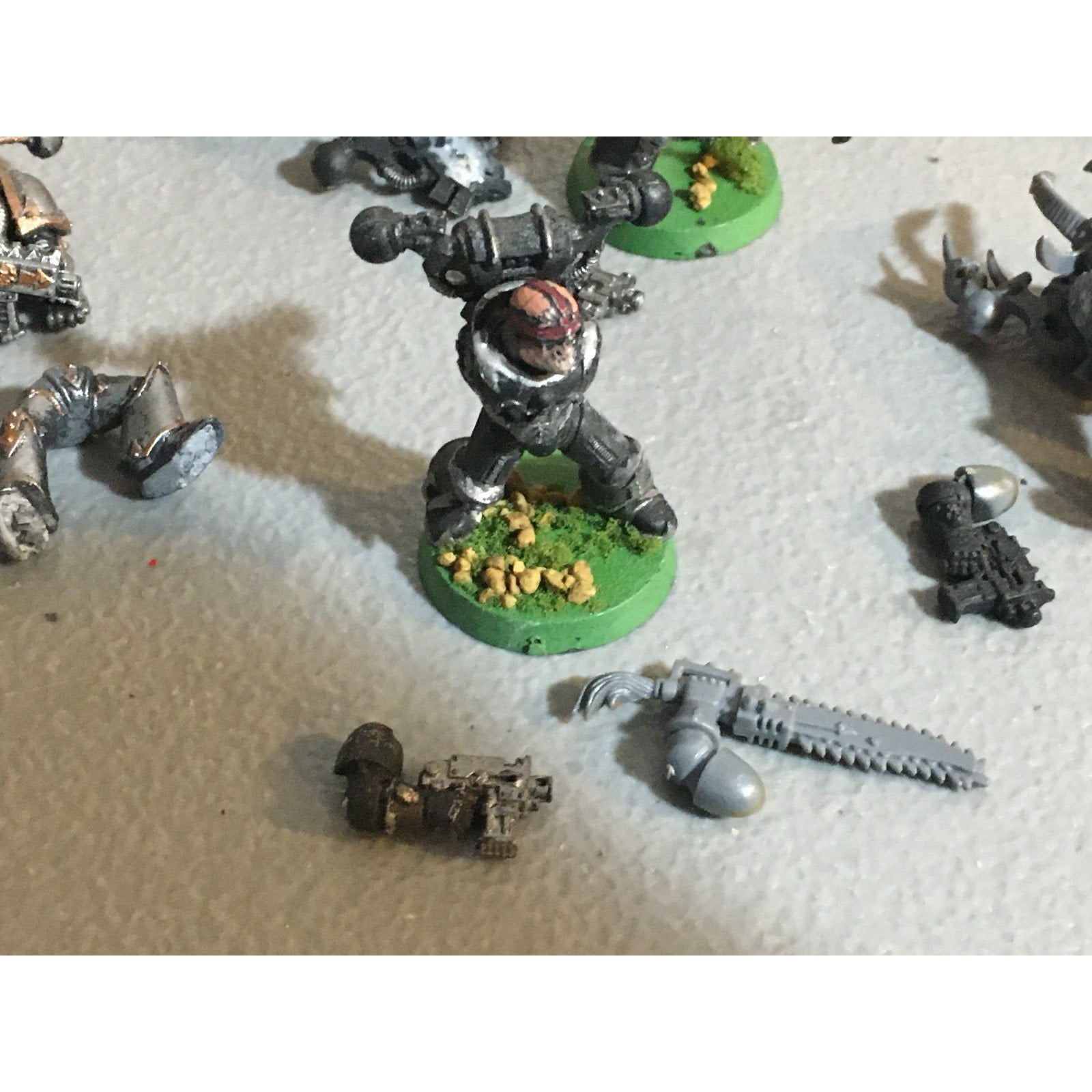 A29237 WARHAMMER 40K CHAOS SPACE MARINES LEGIONARIES 10 PK MISS 4 SHOULDER PADS