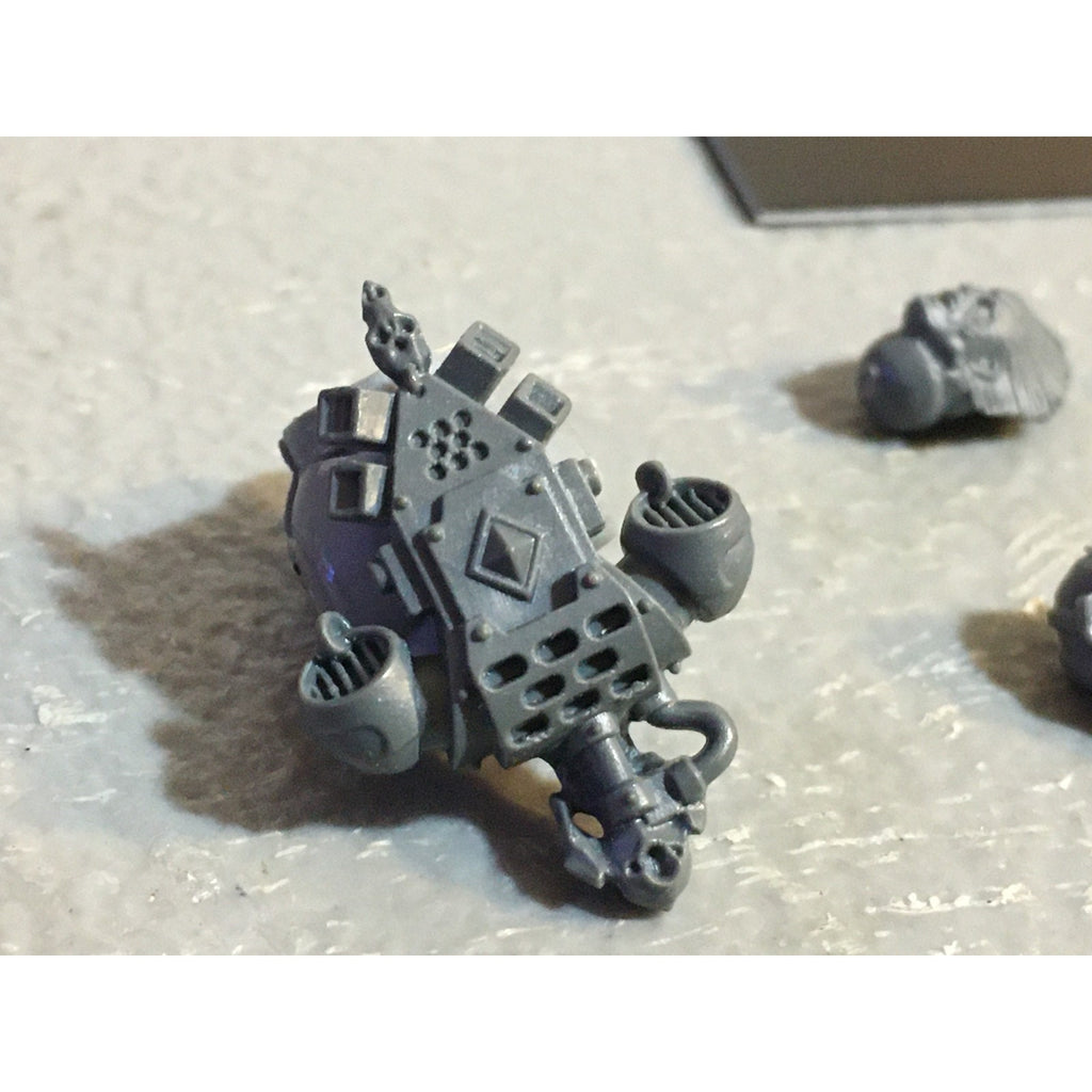 A33578 WARHAMMER 40K SPACE MARINES WOLVES BITS LOT HEAD ARM TORSO GW