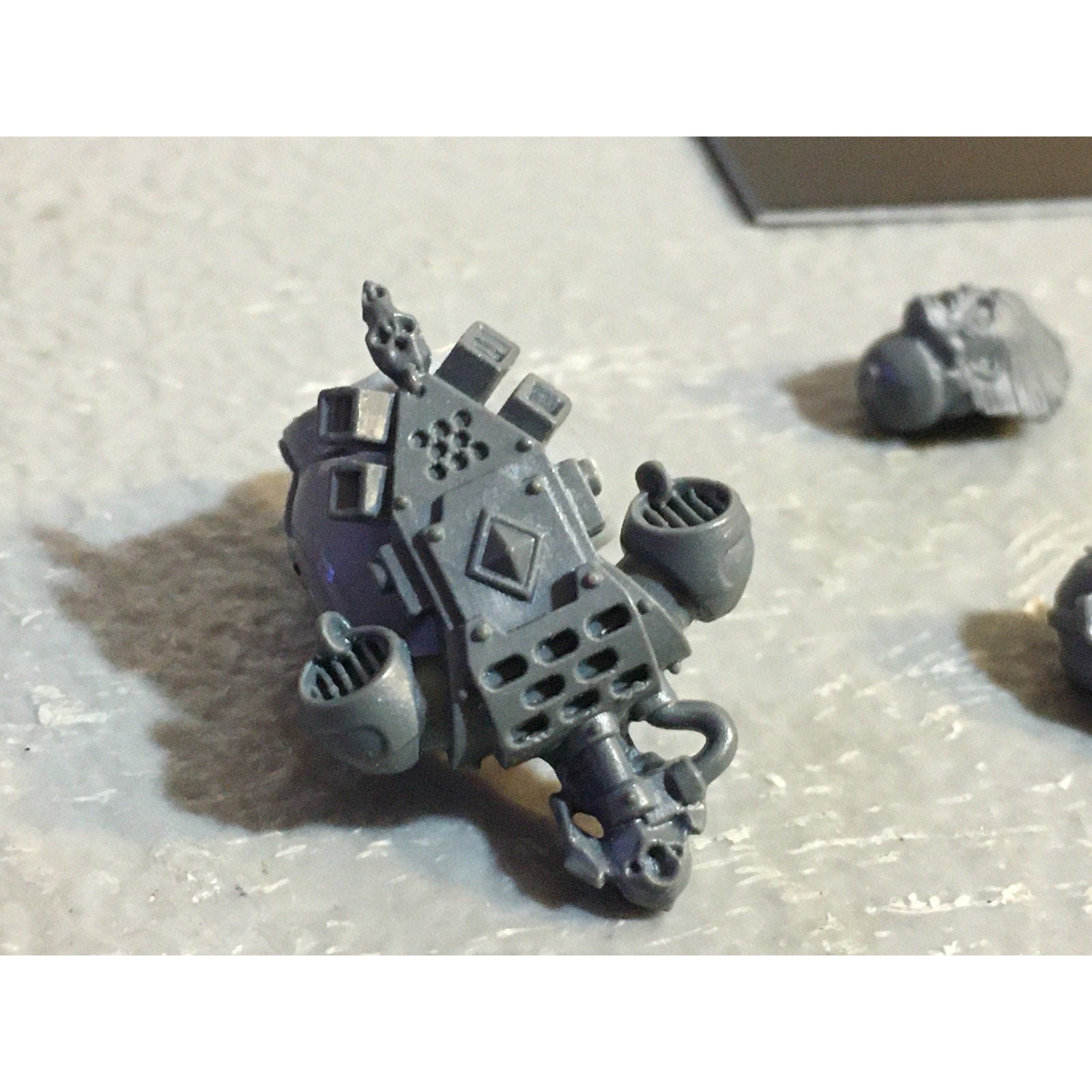 A33578 WARHAMMER 40K SPACE MARINES WOLVES BITS LOT HEAD ARM TORSO GW
