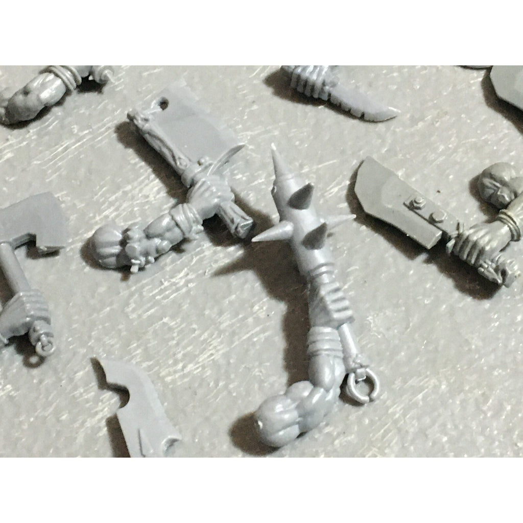 A22611 WARHAMMER FANTASY ORCS & GOBLINS BITS LOT ORC BOYZ HAND WEAPONS GW