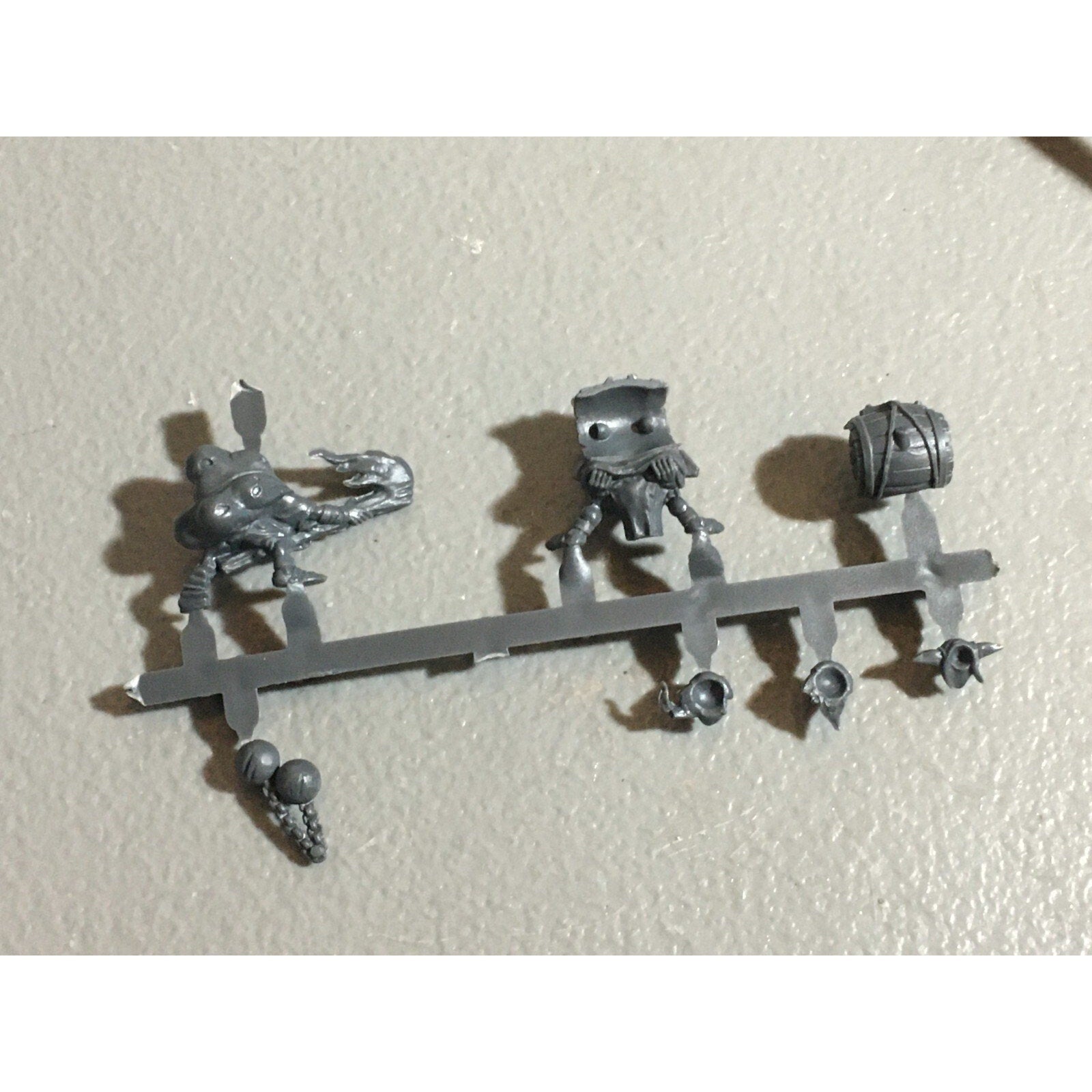 A22072 WARHAMMER FANTASY OGRE KINGDOMS BITS LOT ON SPRUE GAMES WORKSHOP GW