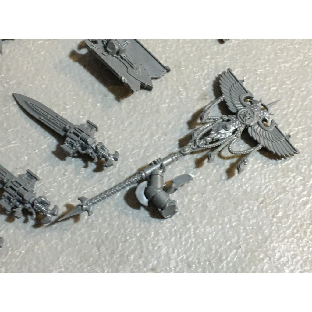 A26650 WARHAMMER 40K SPACE MARINES CUSTODES BITS LOT SENTINEL STORM BANNER GW
