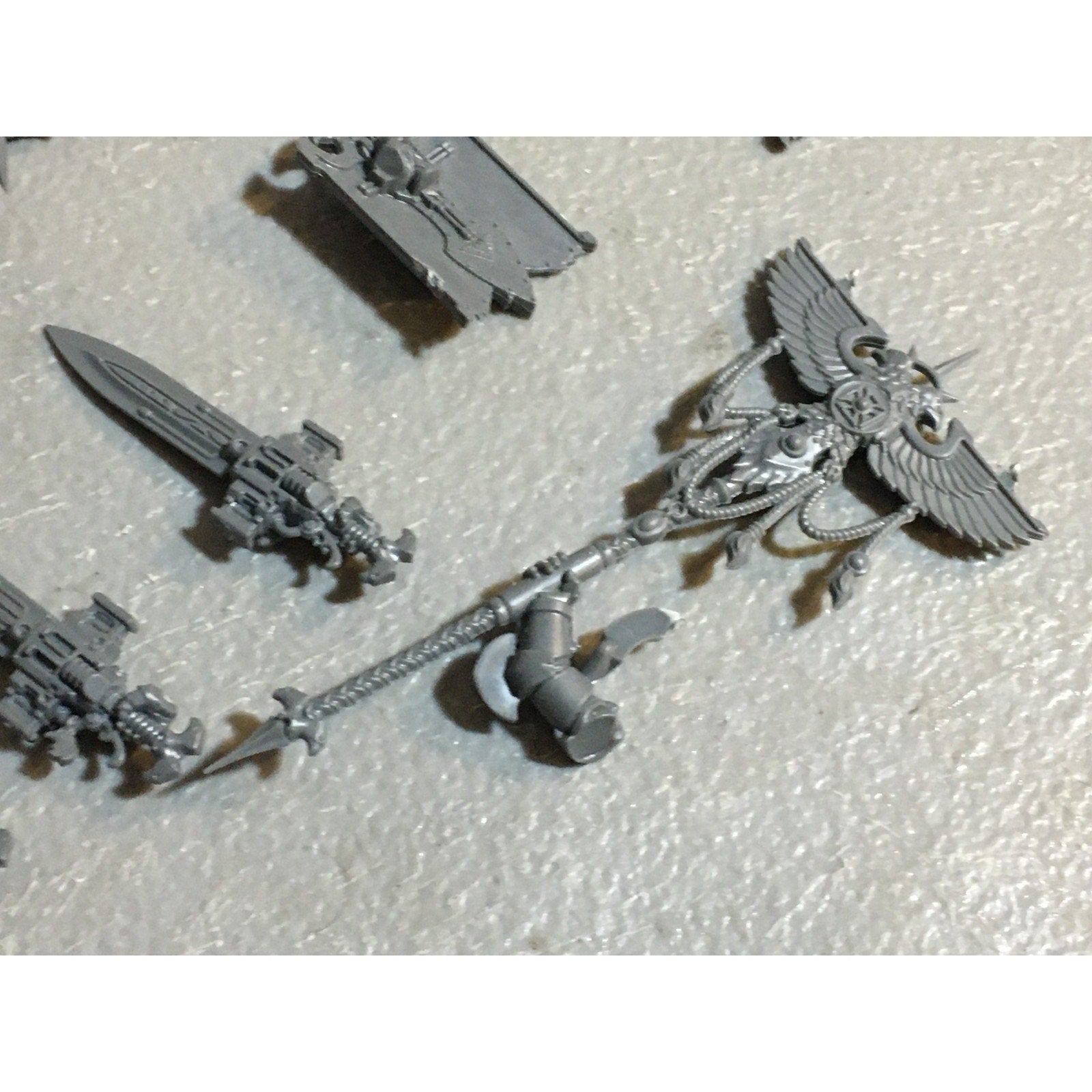 A26650 WARHAMMER 40K SPACE MARINES CUSTODES BITS LOT SENTINEL STORM BANNER GW
