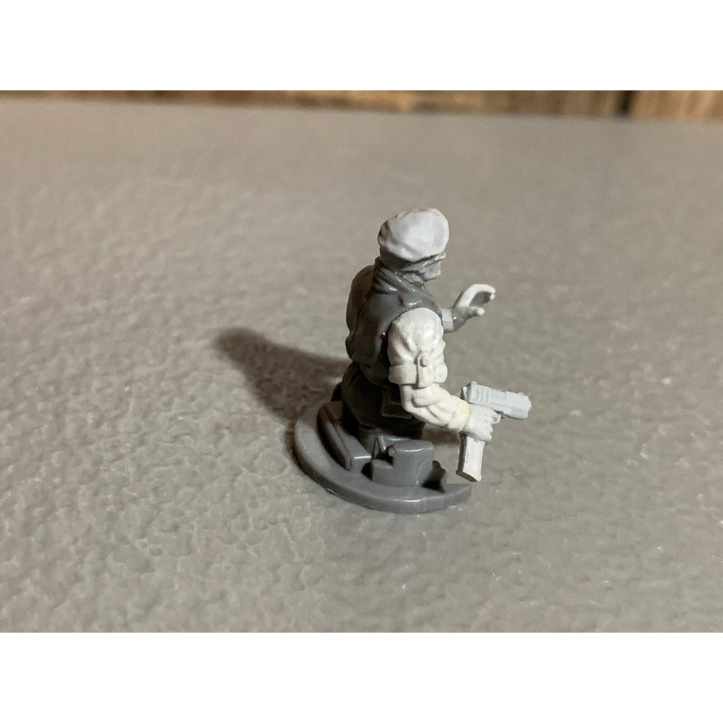 A16996 WARHAMMER 40K ASTRA MILITARUM IMPERIAL CUSTOM TANK SERGEANT / COMMANDER
