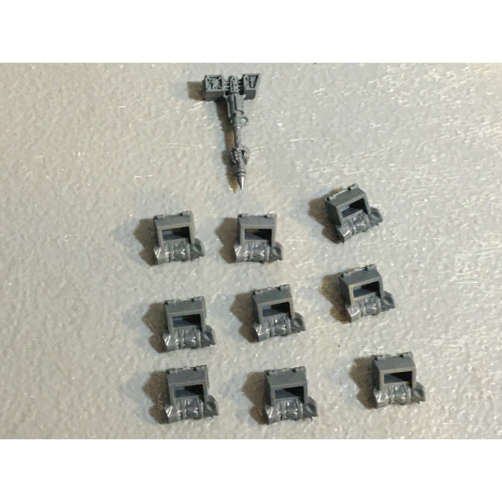 A29400 WARHAMMER 40K SPACE MARINES DARK ANGELS RAVENWING BIKE SADDLEBAG BITS LOT