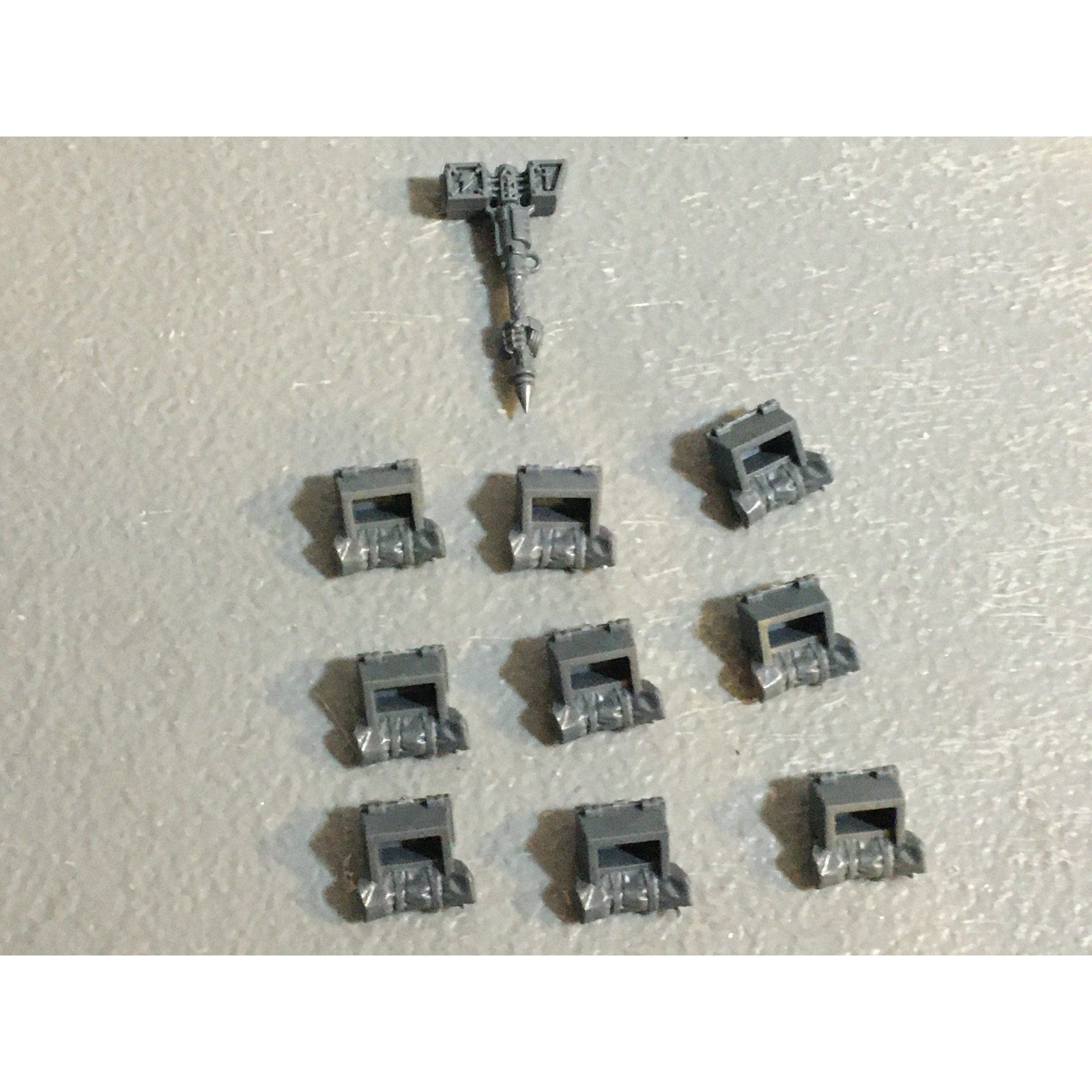 A29400 WARHAMMER 40K SPACE MARINES DARK ANGELS RAVENWING BIKE SADDLEBAG BITS LOT