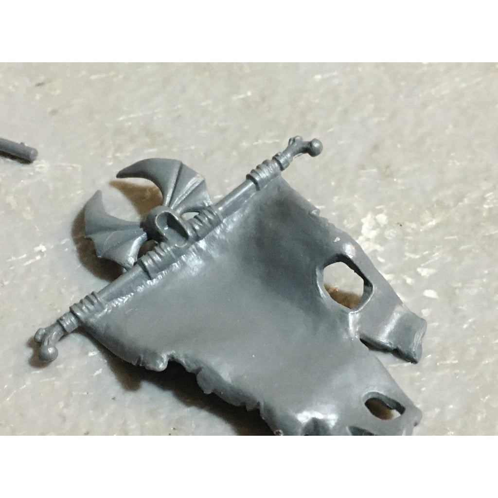 A23426 WARHAMMER FANTASY VAMPIRE COUNTS BITS LOT SKELETON WIGHT TORSO BANNER