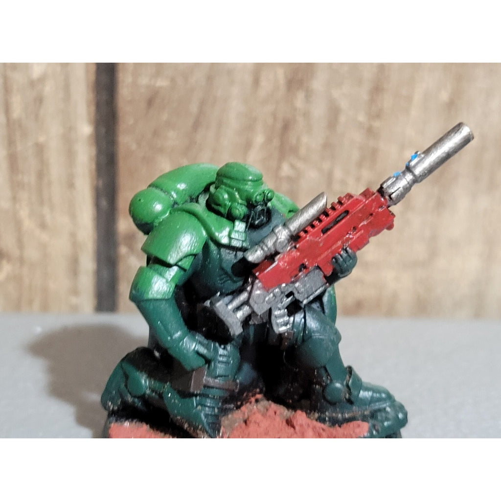 A18335 WARHAMMER 40K SPACE MARINES PRIMED DARK ANGELS ELIMINATORS MAG BASE