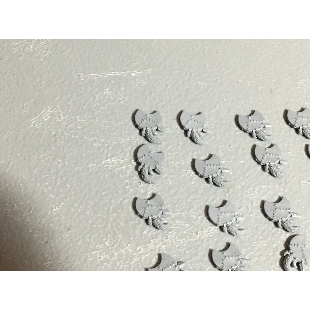 A22048 WARHAMMER FANTASY ORCS & GOBLINS BITS LOT WOLF RIDER SHIELDS GW
