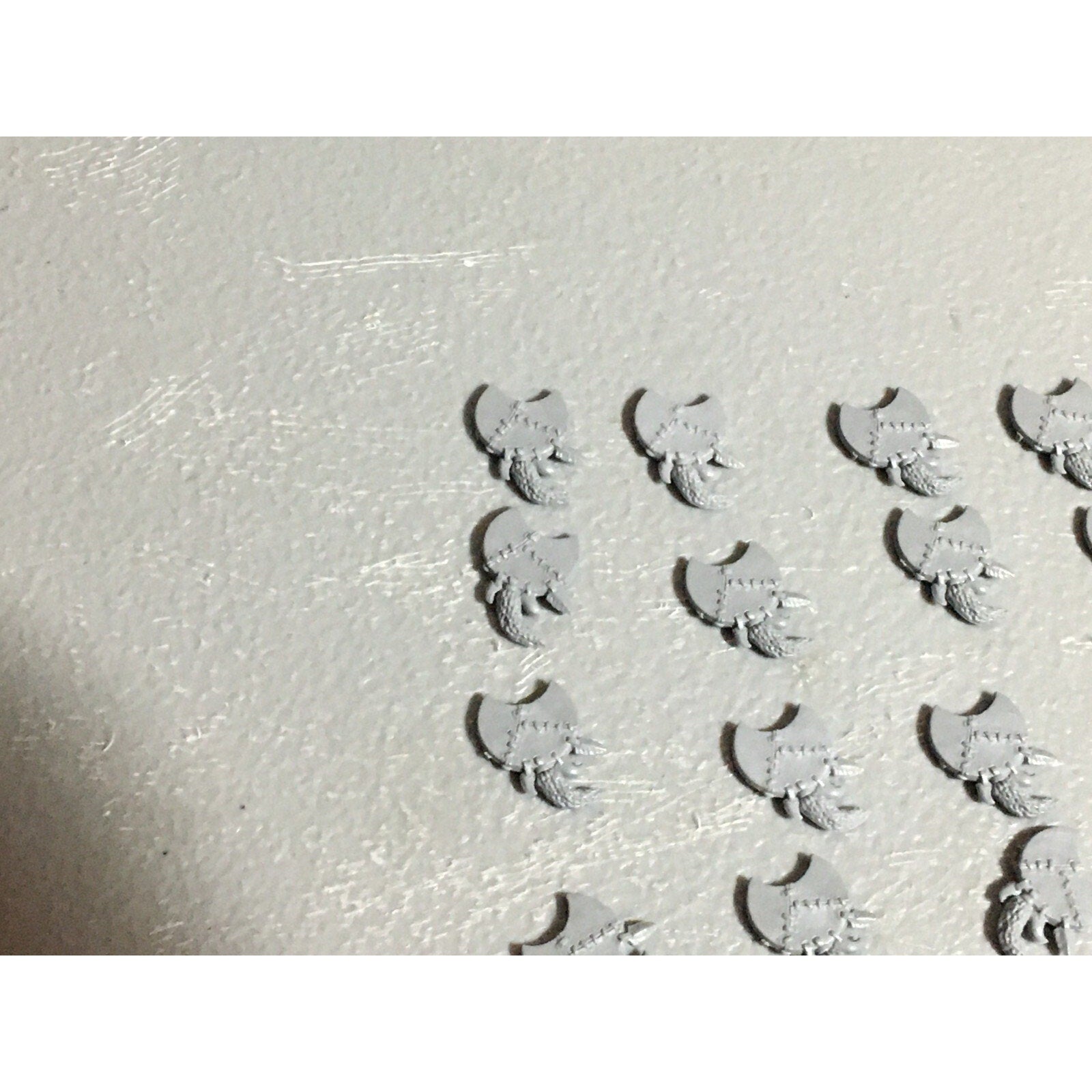 A22048 WARHAMMER FANTASY ORCS & GOBLINS BITS LOT WOLF RIDER SHIELDS GW