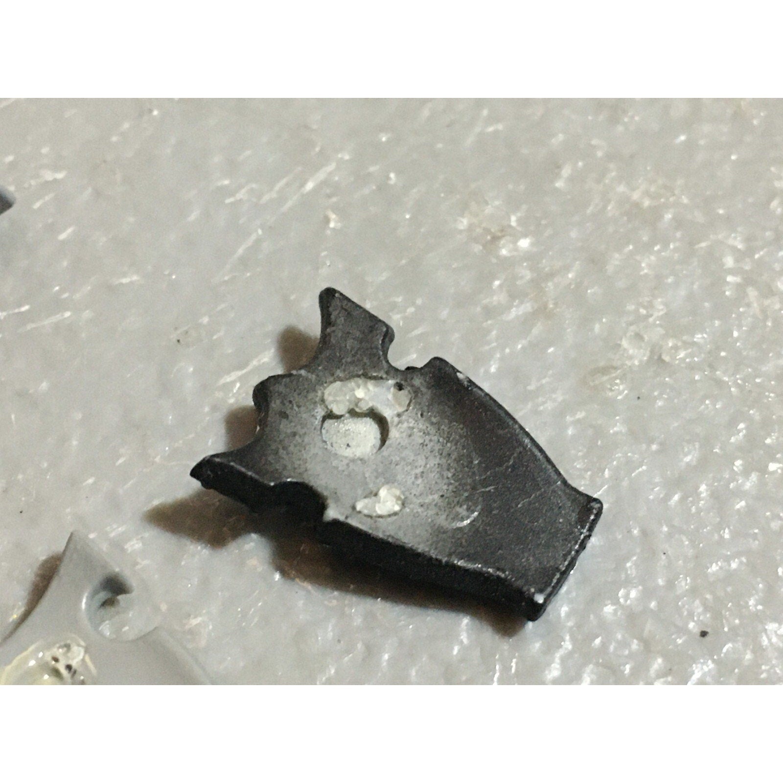 A22245 WARHAMMER FANTASY CHAOS MORTALS BITS LOT WARRIORS KNIGHTS SHIELDS GW OOP