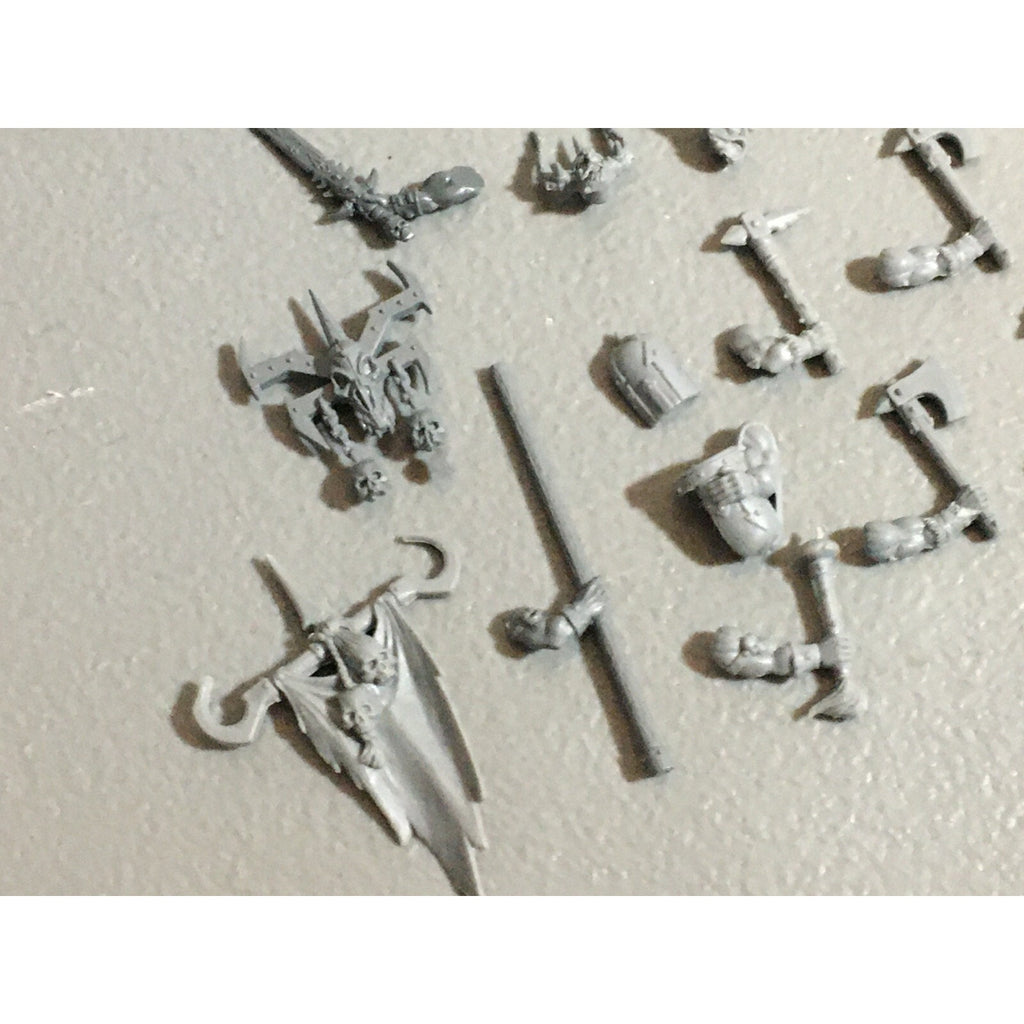 A22178 WARHAMMER FANTASY CHAOS MORTALS BITS LOT MIXED MARAUDER COMMAND & ARMS GW