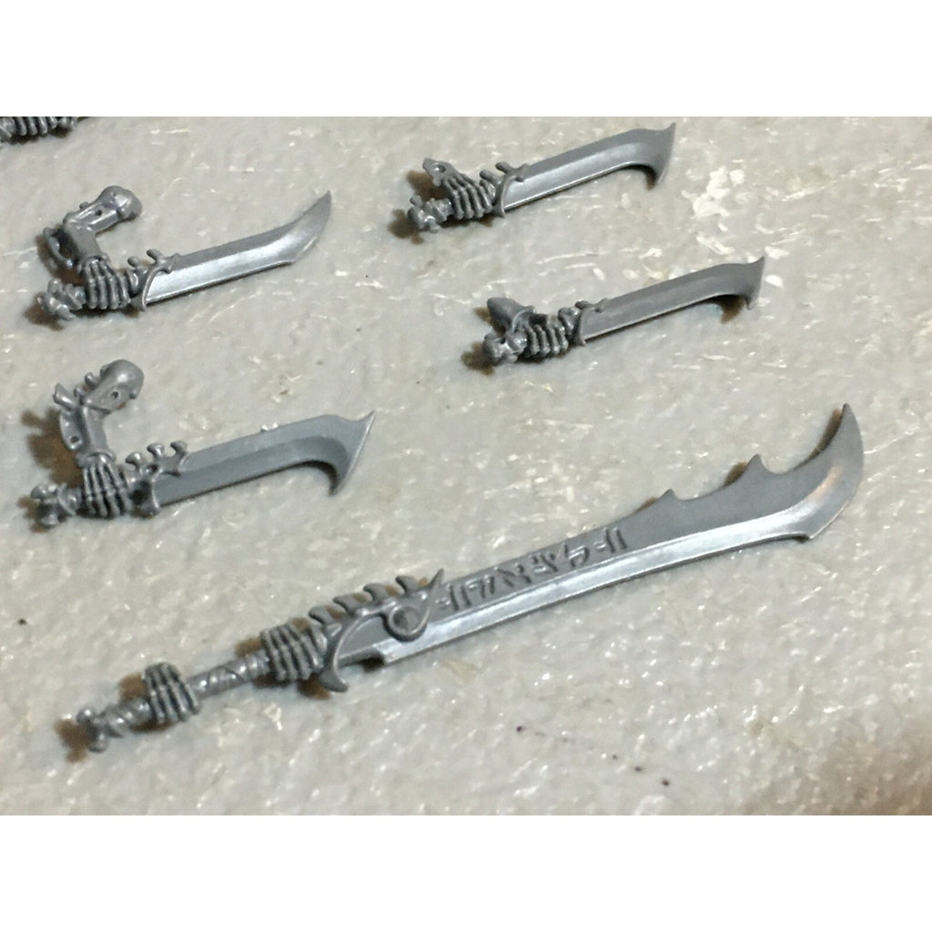 A23227 WARHAMMER FANTASY AOS TOMB KINGS OSSIARCH BITS LOT SPEARS SWORDS GW