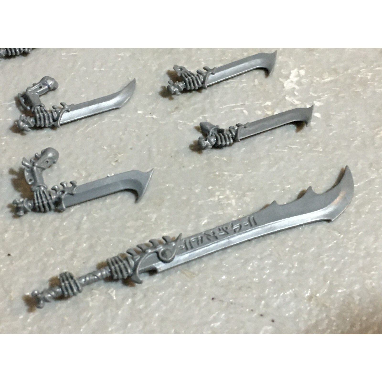 A23227 WARHAMMER FANTASY AOS TOMB KINGS OSSIARCH BITS LOT SPEARS SWORDS GW