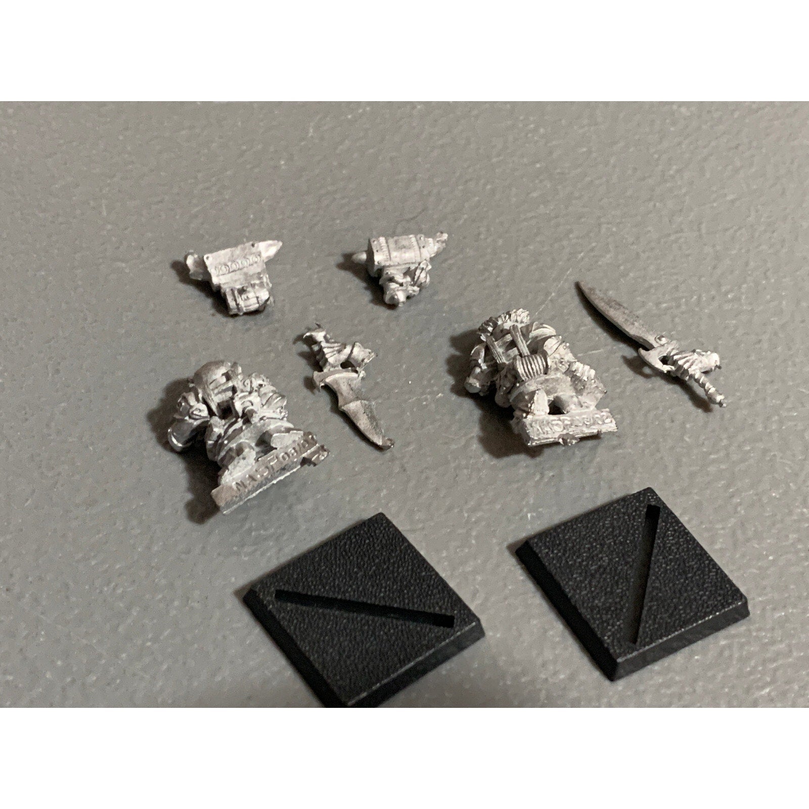 A10271 RACKHAM CONFRONTATION METAL OOP DWARF ARMOURERS